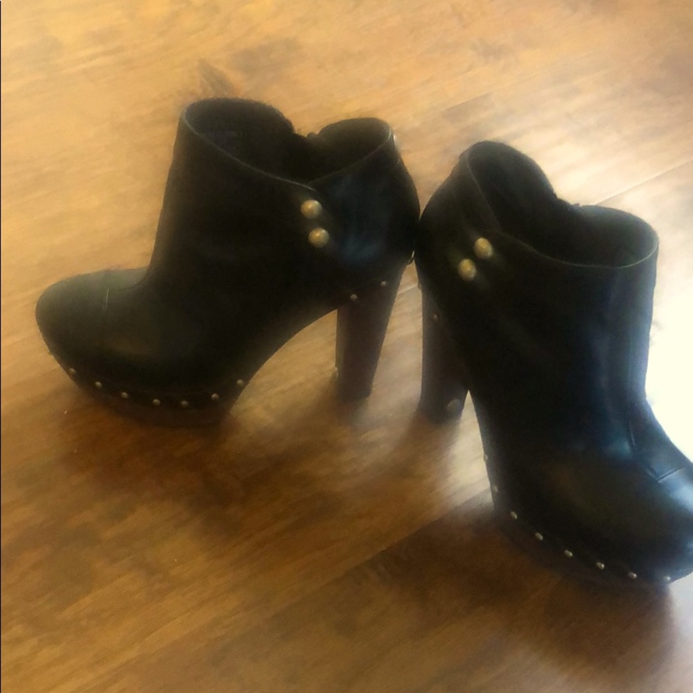 UGG Ambrogia